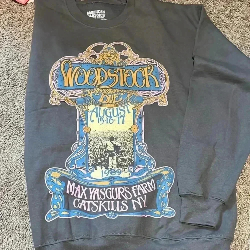 NWOT Woodstock Crewnevk Sweater in Medium